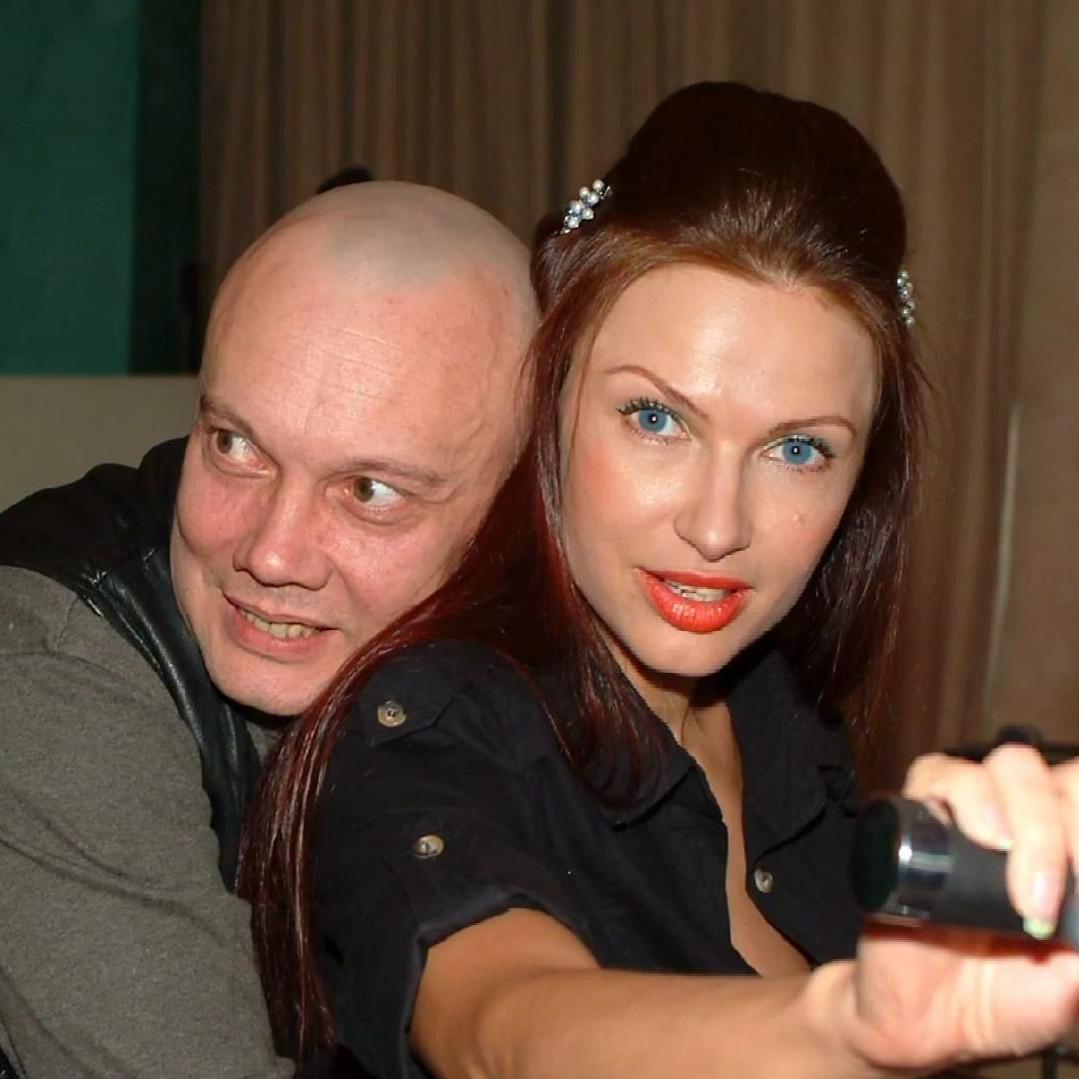 «Он умер от сердечной недостаточности»: Эвелина Бледанс сообщила, когда простятся со звездой «Маски-шоу» Владимиром Комаровым