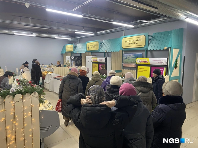 Площадки на левом и правом берегу работают последние дни | Источник: Стас Соколов / NGS.RU