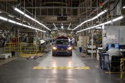 АВТОВАЗ отрицает планы простоя завода