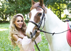Жених подарил Анне Калашниковой лошадь, снимавшуюся в сериале «Великолепный век»