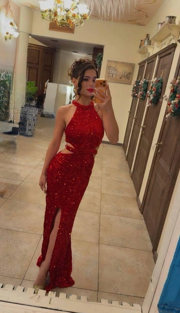 Ксения говорит, что красный&nbsp;— ее цвет | Источник: архив Ксении Кин 