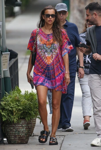 Ирина Шейк в Лос-Анджелесе | marieclaire.ru