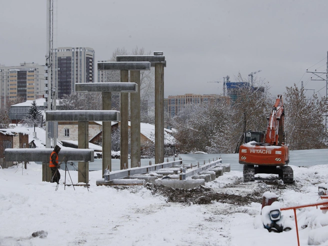 Строительные работы выполняет компания «Профи Плюс». | Источник: Андрей Бортко / NGS.RU