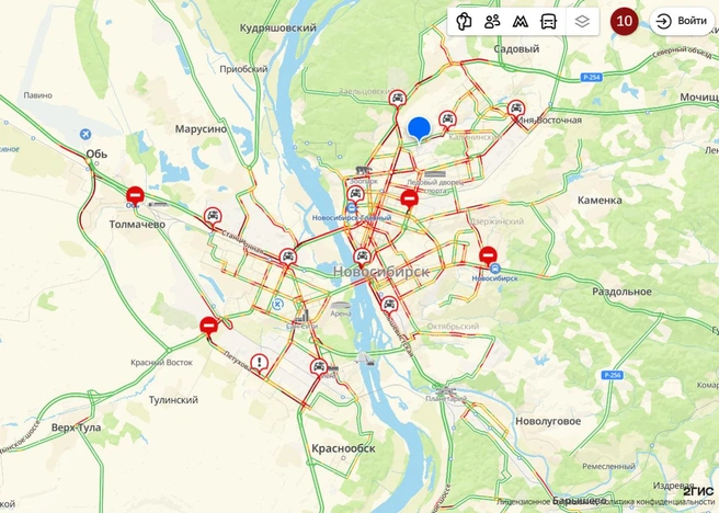 Многие дороги в городе на карте окрасились в красный цвет | Источник: 2ГИС