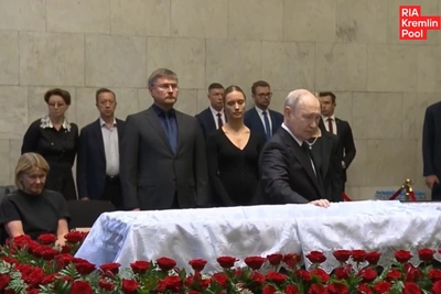 Путин простился с экс-министром обороны Ивановым