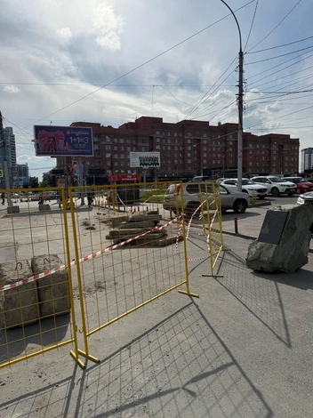 По словам автора снимков, она уже сбилась со счета, сколько времени здесь раскопано | Источник: читательница НГС
