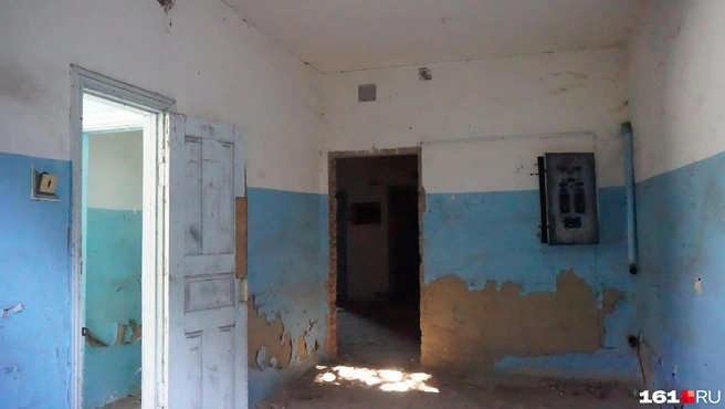 В том же здании находился медпункт. Ольга вспоминает, что в детстве ей там делали прививки | Источник: Ксения Могильницкая / 161.RU