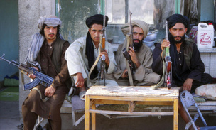 «Вышли за хлебушком»: российских туристов в Афганистане остановил вооруженный патруль талибов*