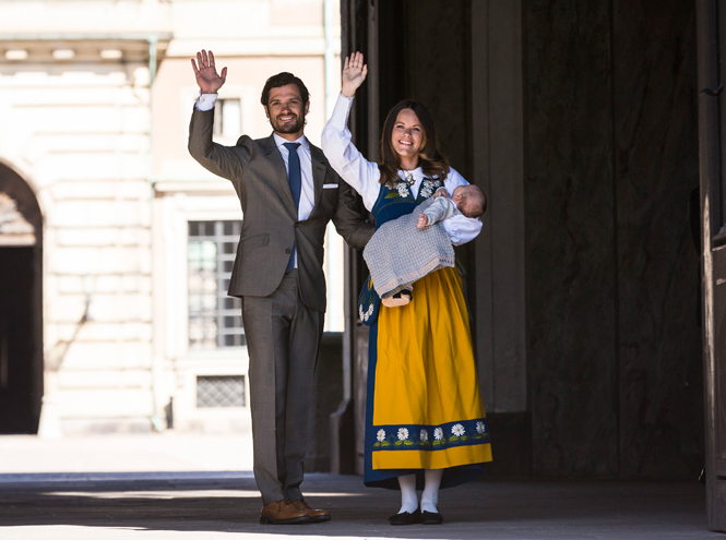 Фото №2 - Шведская королевская семья на праздновании Дня флага