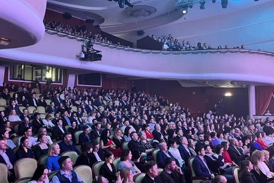 Тюменцы хором исполнили популярную песню на премии