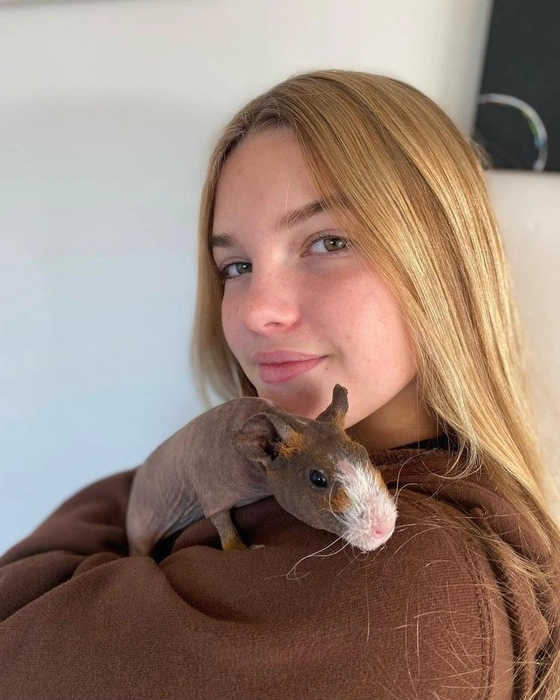 Сейчас Миа 15 лет | Источник: miatalerico101 / Instagram (деятельность запрещена в РФ)