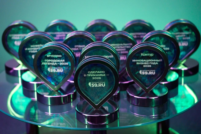 На каждой статуэтке указана номинация | Источник: Илья Давыдов / Городские медиа