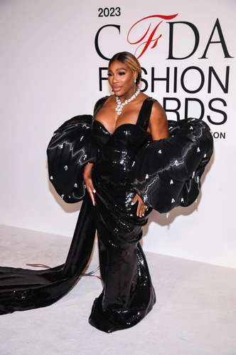Серена Уильямс на премии CFDA Fashion Awards в Thom Browne, 6 ноября 2023 год