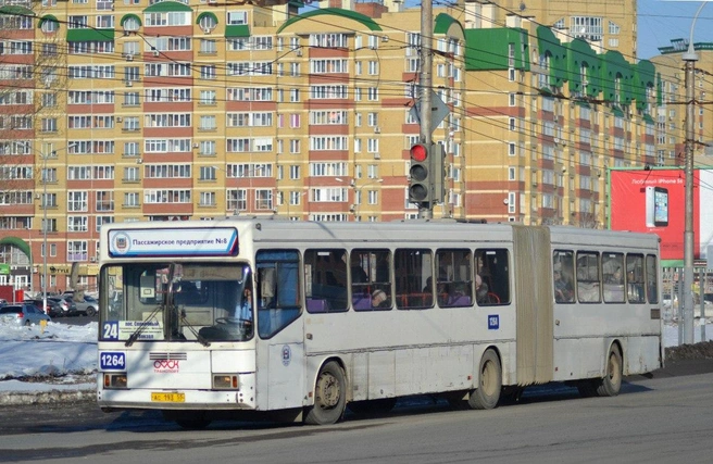 Раньше автобусы на 24-м маршруте были намного вместительнее  | Источник: Омск | Автобусы | [ВК] / Vk.com 