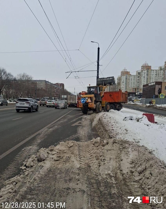 Из-под снега показалась разметка | Источник: «Урал-Сервис-Групп»
