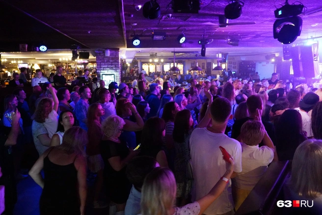 На танцполе нет свободных мест  | Источник: Алексей Ногинский / 63.RU