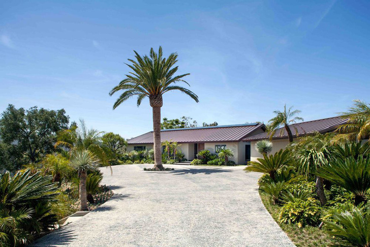 Фронтмен Maroon 5 Адам Левин продает два роскошных дома в Лос-Анжелесе фото [2]