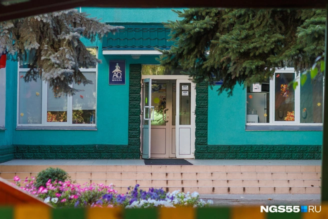 Школа находится рядом с Лицейским театром  | Источник: Кирилл Башинский / NGS55.RU