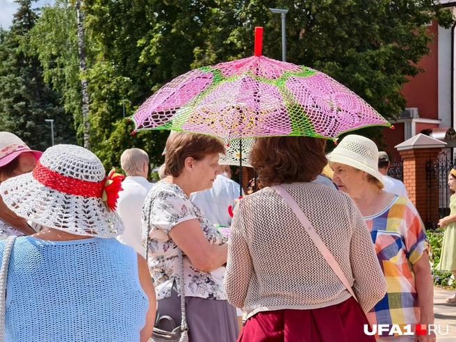 Очень красивый зонтик | Источник: Булат Салихов / UFA1.RU