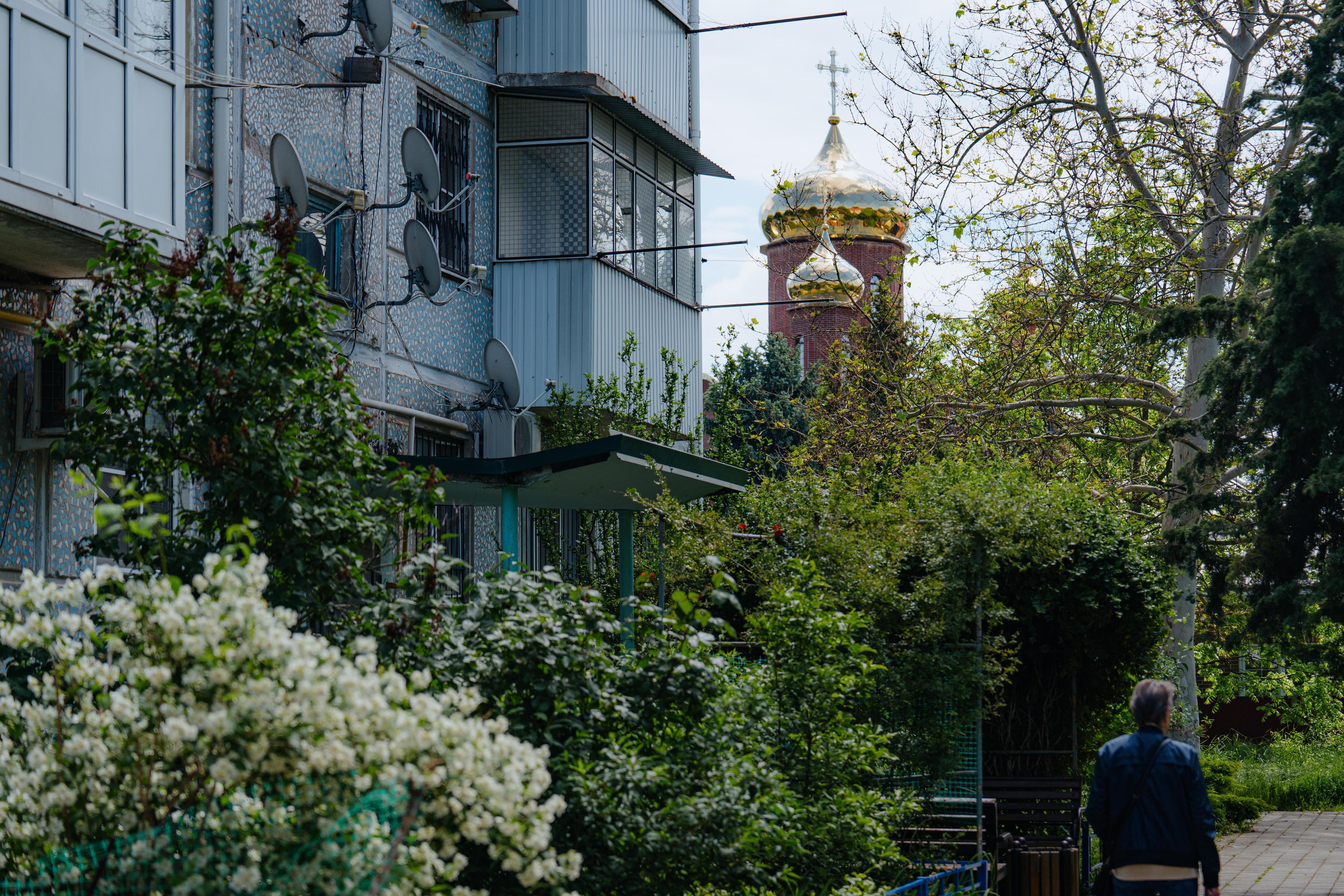 «Наркоманов здесь нет, а вот с транспортом проблемы». Как живет Лорис — поселок на окраине Краснодара