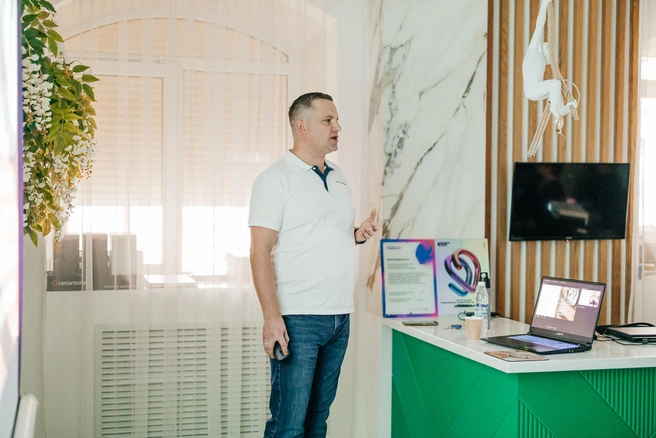 Региональный менеджер Максим Бирюля ответил на все волнующие вопросы | Источник: Ксения Зимина