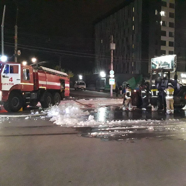 Трактор потушен. | Источник: Роман Дрякин / @govorisaratov