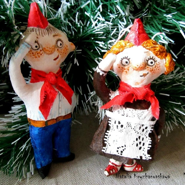 Первые игрушки Наталии из грунтованного текстиля | Источник: «ELKA_VATA» Авторская елочная игрушка / Vk.com