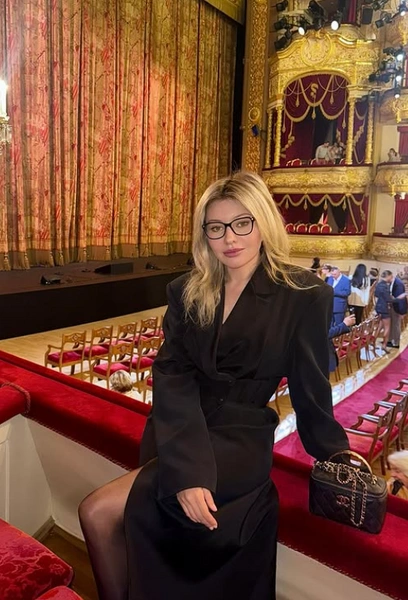 Надежда Стрелец | www.starhit.ru