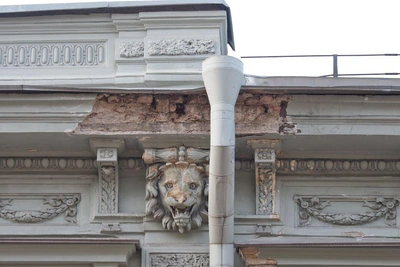 УК Жилкомсервис нарушила правила после обрушения фасада