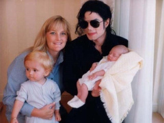 «Я не меняла подгузники»: Дебби Роу, вторая жена Майкла Джексона, поведала о том, как поп-король ухаживал за своими детьми