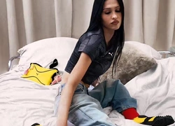 Топ-модель Амелия Грей и «монстры» Puma в расцветке, за которой охотятся поклонники футбола и кино