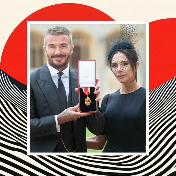 Леди Виктория и сэр Дэвид: Бекхэмы превратили королевскую церемонию в модный момент | Источник: theGirl