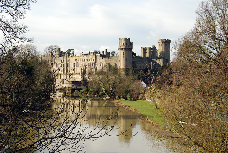 Где можно встретить призрака леди Глэмис — родственницы Елизаветы II: 5 британских замков с привидениями