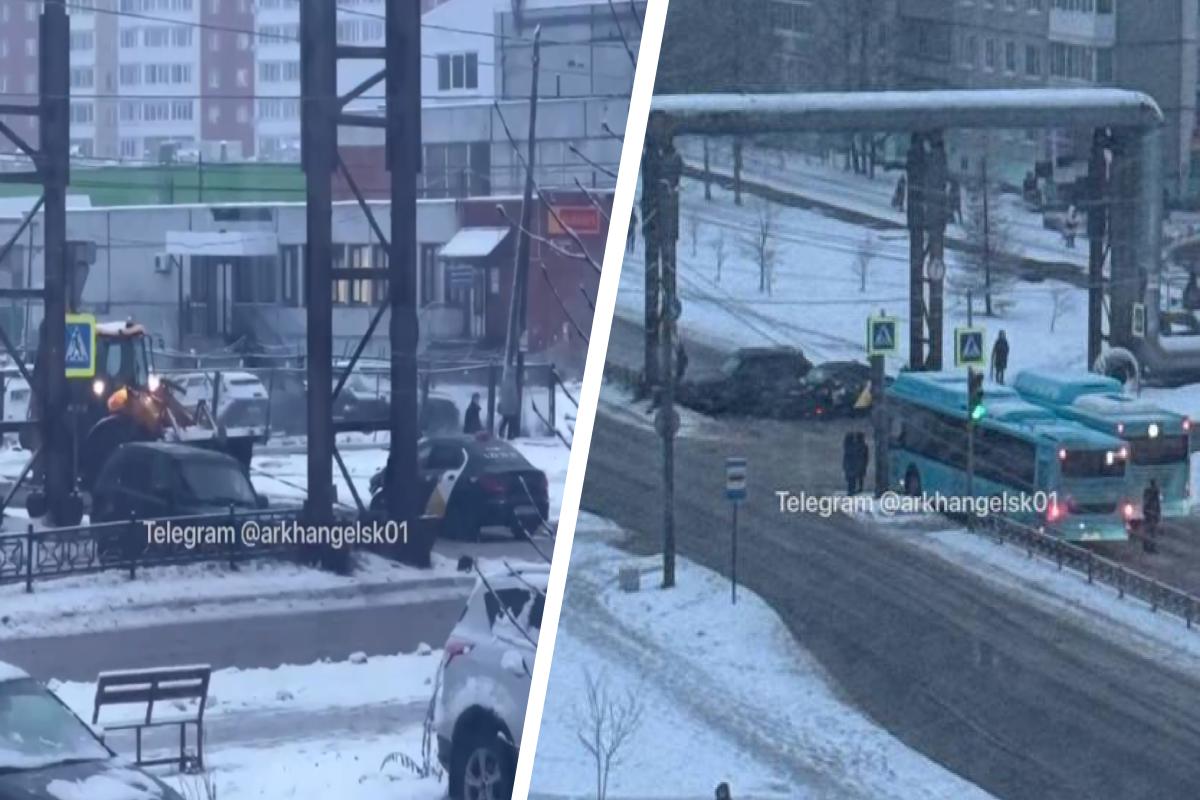 В Архангельске таксист не уступил дорогу другому водителю: видео с места ДТП