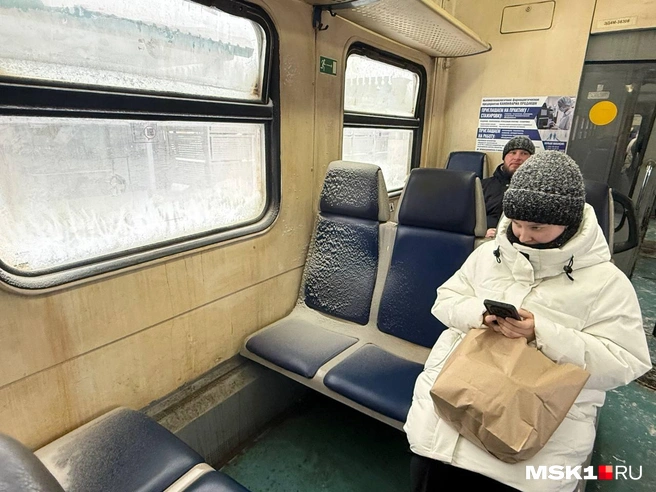 Мерзли в электричках и стояли в пробках. Как Москва пережила очередной мощный снегопад | Источник: Артем Устюжанин / MSK1.RU