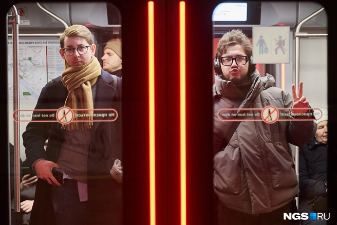 В первый день на линии «Ермак» работал не только поездом, но и аттракционом | Источник: Александр Ощепков / NGS.ru