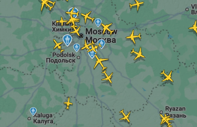 Так выглядит небо над Москвой и Калугой | Источник: flightraradar24