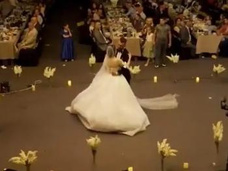 «Наша жизнь стала адом, мы не можем смотреть людям в глаза»: жених и невеста спаслись во время свадьбы в Ираке