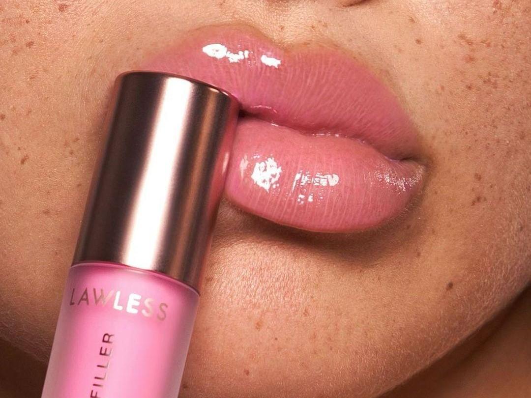 15 культовых помад всех времен: история, формулы, оттенки, которые изменили моду | marieclaire.ru