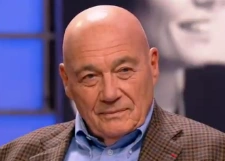 Владимир Познер объяснил, за что благодарен жене