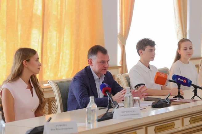По словам Юрия Слюсаря, на Дону «чемпионский» показатель по высокобалльникам | Источник: пресс-служба губернатора Ростовской области