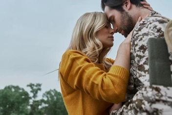 «Уже второй раз я становлюсь любовницей для одного и того же мужчины. Как уйти от него?»