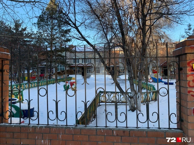 По данным редакции, новорожденная девочка находилась в детском доме при живой маме | Источник: читатель 72.RU