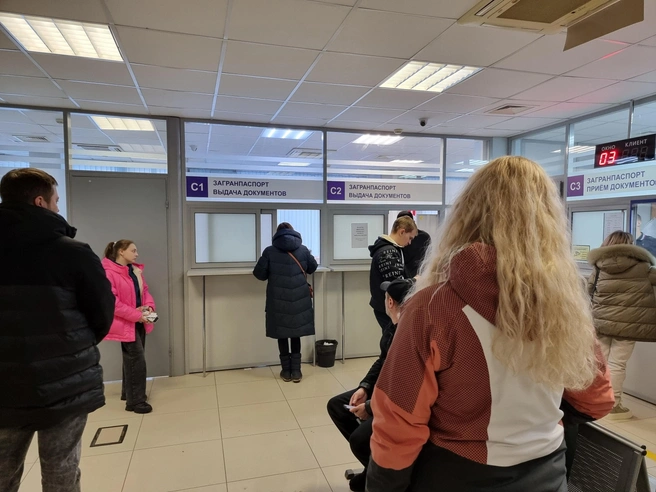 Под конец года многим хочется успеть привести в порядок документы | Источник: Роман Данилкин / 63.RU