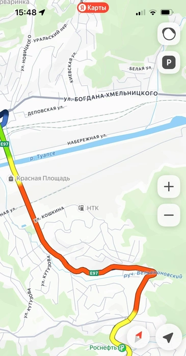 А это традиционная пробка в Туапсе  | Источник: Анна Грицевич / SOCHI1.RU