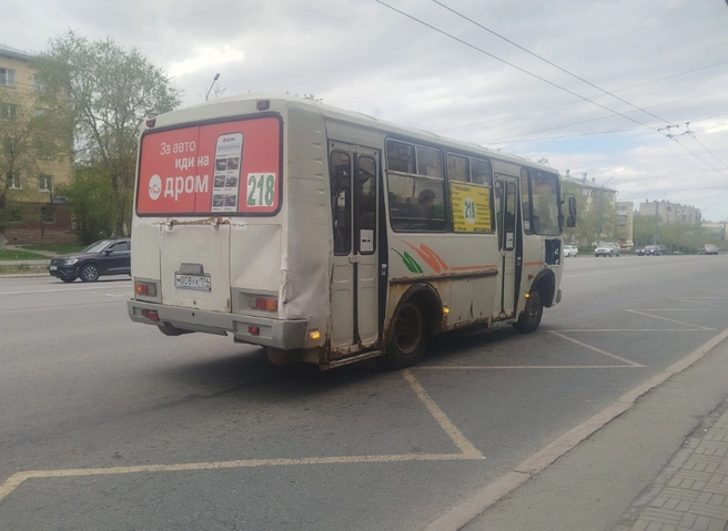 Маршрутки выглядят и правда не очень, но люди активно ими пользуются | Источник: 2GIS