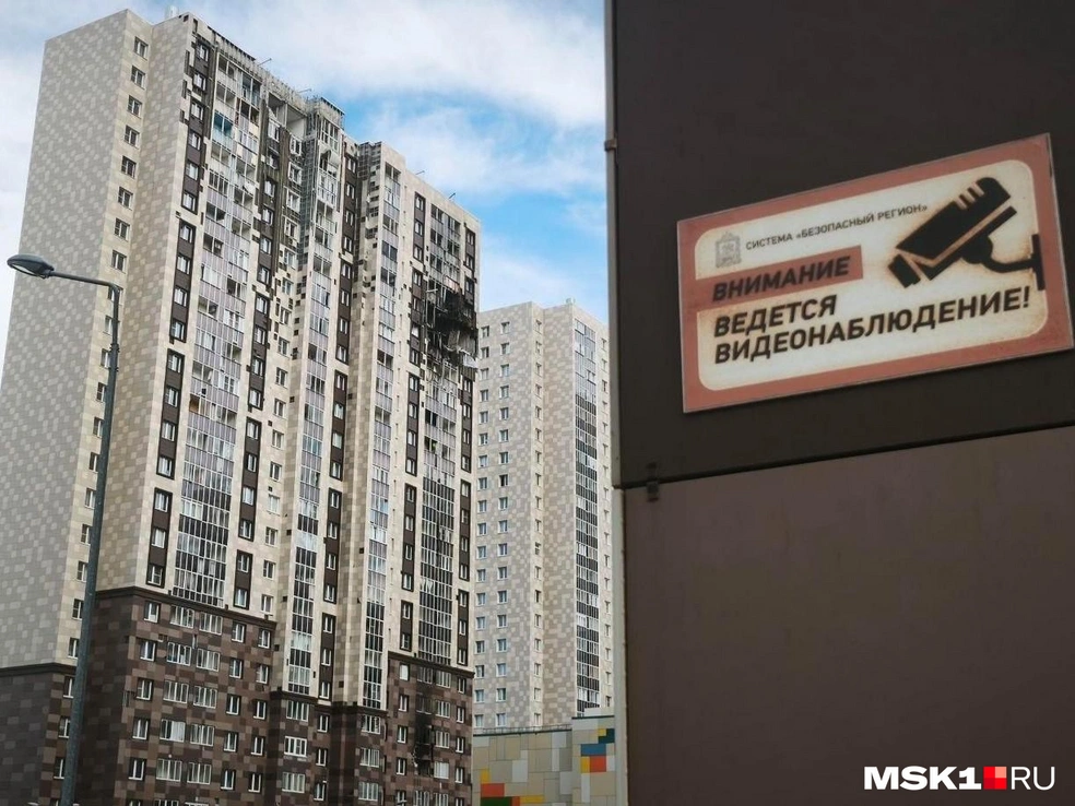 Атакованный в Новых Котельниках дом пообещали восстановить только в конце декабря | Источник: Михаил Мечев / MSK1.RU