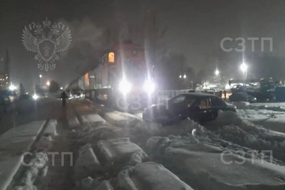 Car-train collision in Yaroslavl: photo from scene