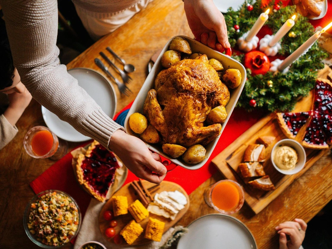 На выброс: 10 ошибок, которые делают индейку сухой и невкусной (и как этого избежать) | marieclaire.ru