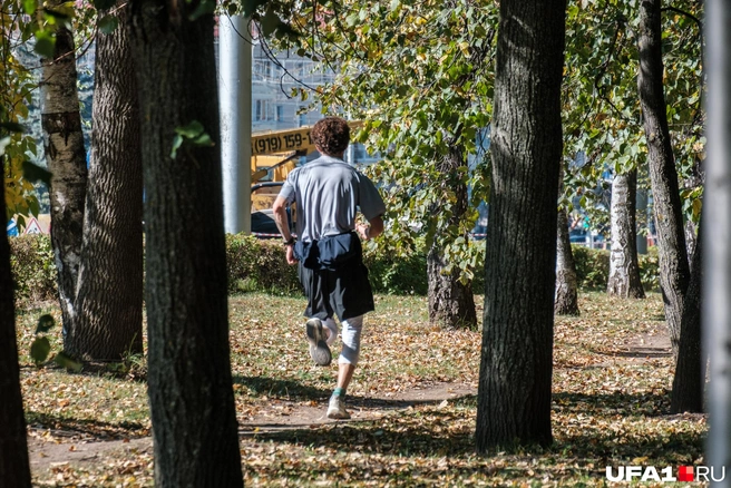 Последние деньки, когда можно в шортах побегать | Источник: Булат Салихов / UFA1.RU